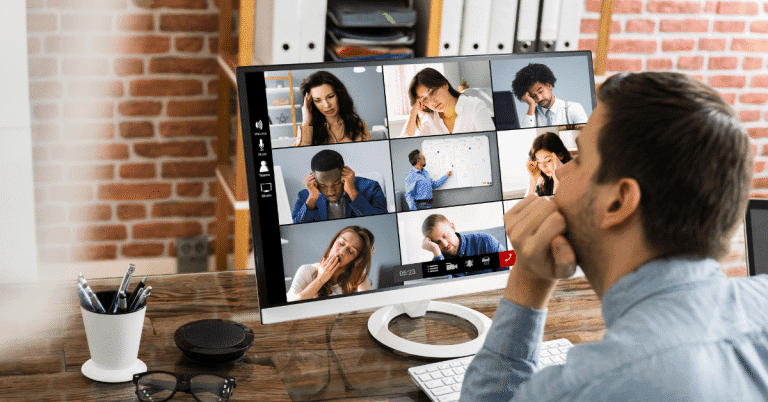 A Mexico employee working more than 40 hours