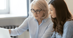 Mentoring inverso in azienda per ridurre il gap generazionale