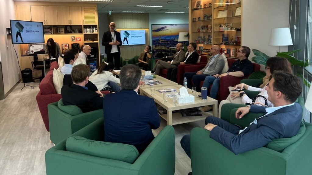 Business and HR leaders discussing strategy and workforce trends for 2026